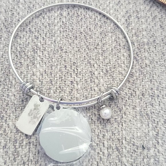 'Happy Retirement' Bracelet with Pearl Bead & "Find Joy in the Journey" Charm - Picture 4 of 8